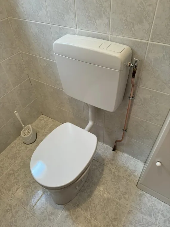 Changement de toilettes dans une maison près d'Arras, Arras, Les Ateliers Comble