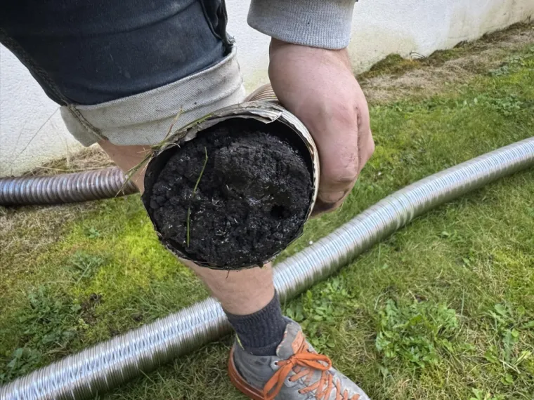 Changement d'évacuation de poêle à granulés près d'Arras, Arras, Les Ateliers Comble