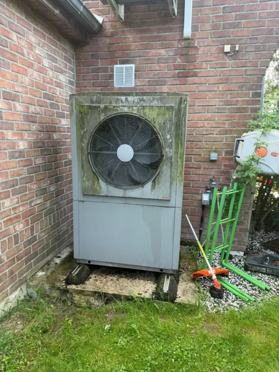 Remplacement d'une pompe à chaleur Hitachi à Gavrelle, Arras, Les Ateliers Comble