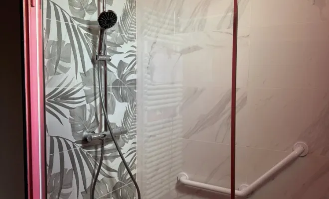 Transformation de baignoire en douche PMR à Cambrai, Arras, Les Ateliers Comble